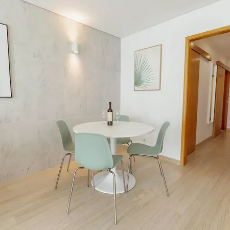 Stylish Apartment With Terrace By Hosty Porto Exterior photo