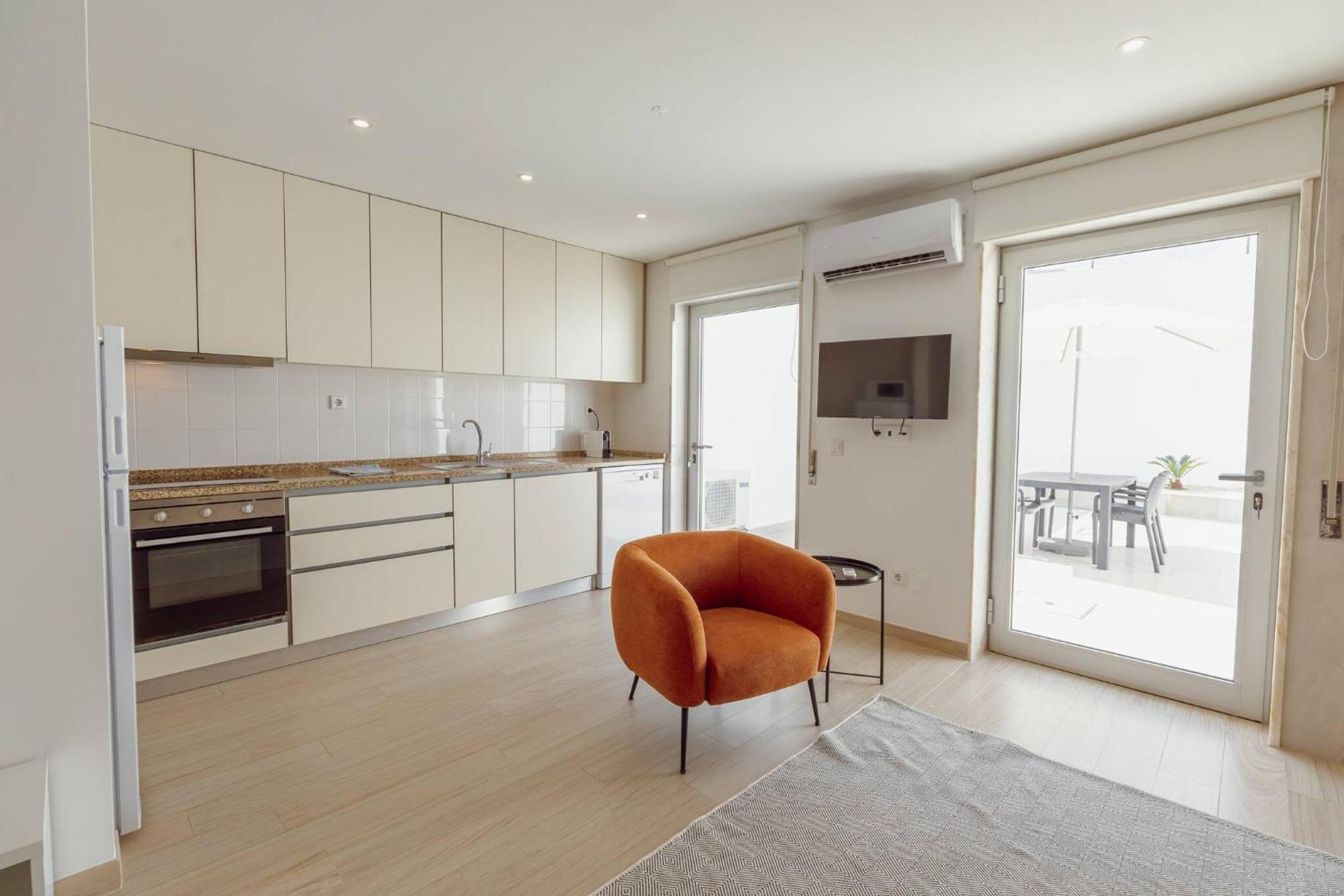 Stylish With Terrace By Hosty Apartment Porto