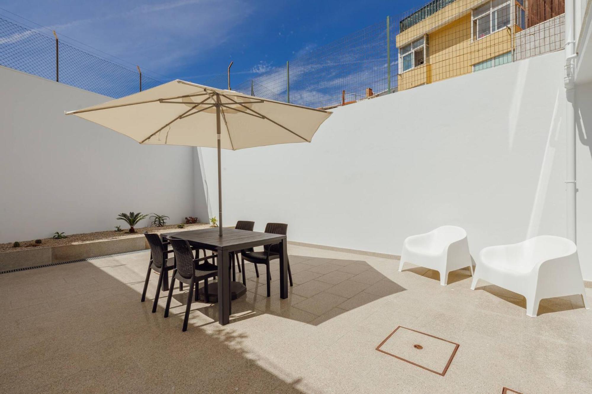 Apartment Stylish With Terrace By Hosty Porto